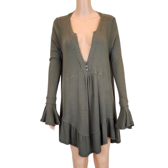 Free People Green Long Sleeve V-Neck Oversize Blouse - Picture 1 of 11